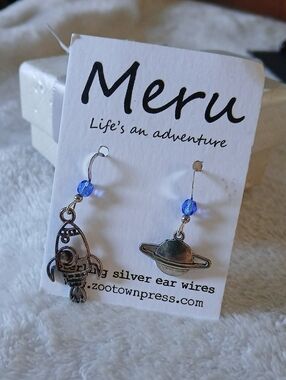 🎵 Meru Silver Rocket & Planet Dangle Earrings with Blue Beads - NWT ON CARD